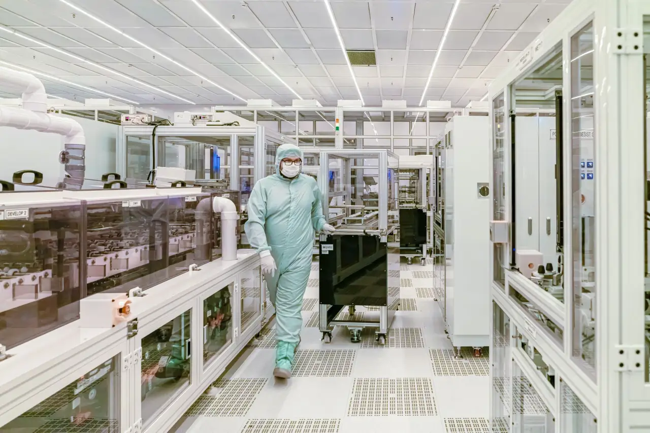 2025年深圳集成电路产业政策要点及电子元器件贸易合规指引正文配图 1