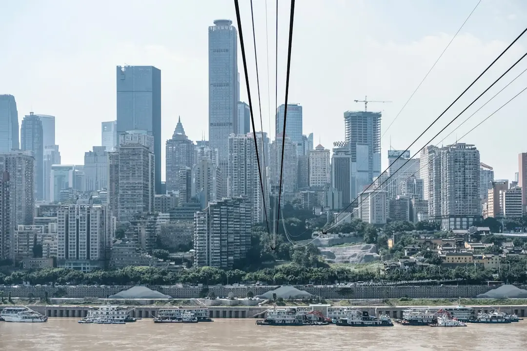 2025年半导体市场供需趋势及深圳电子贸易应对策略